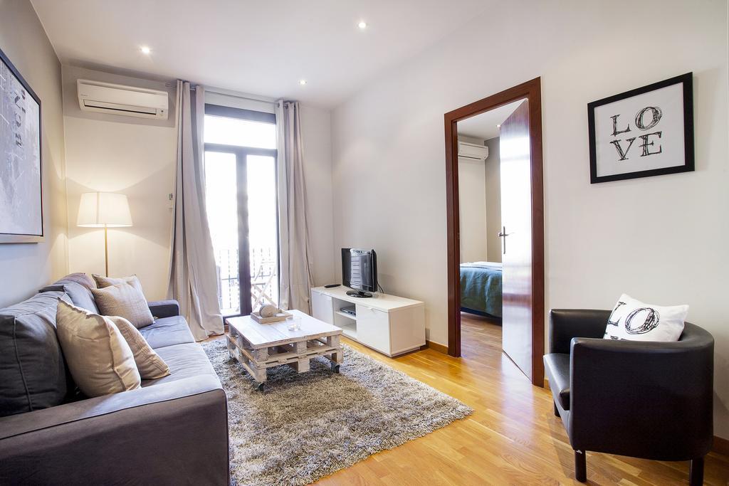 Apartments Barcelona & Home Deco Viladomat Dış mekan fotoğraf